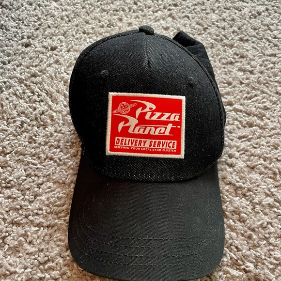 Four different hats! - Picture 2 of 4